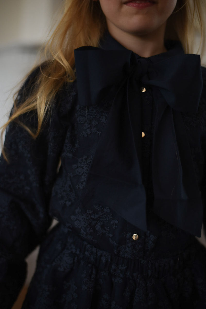 Olivia Lace Blouse ❘ Navy